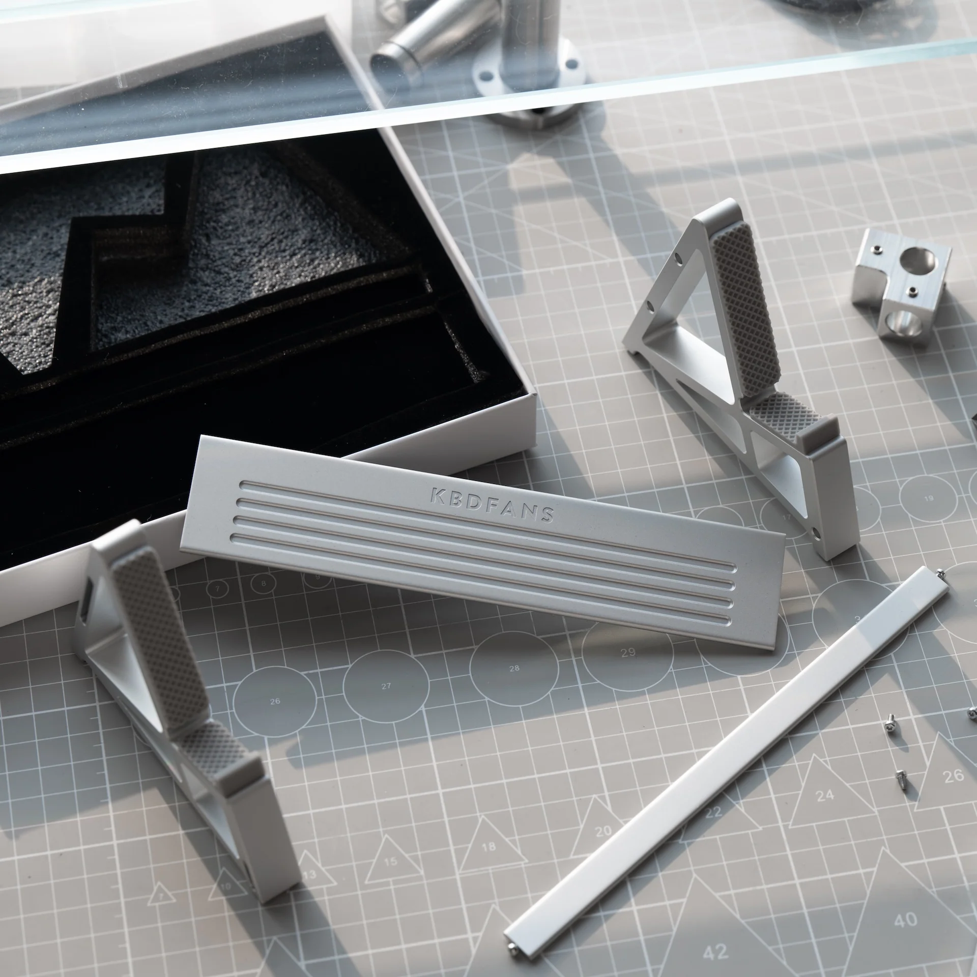 KBDfans Aluminum Keyboard Stand - Image 3