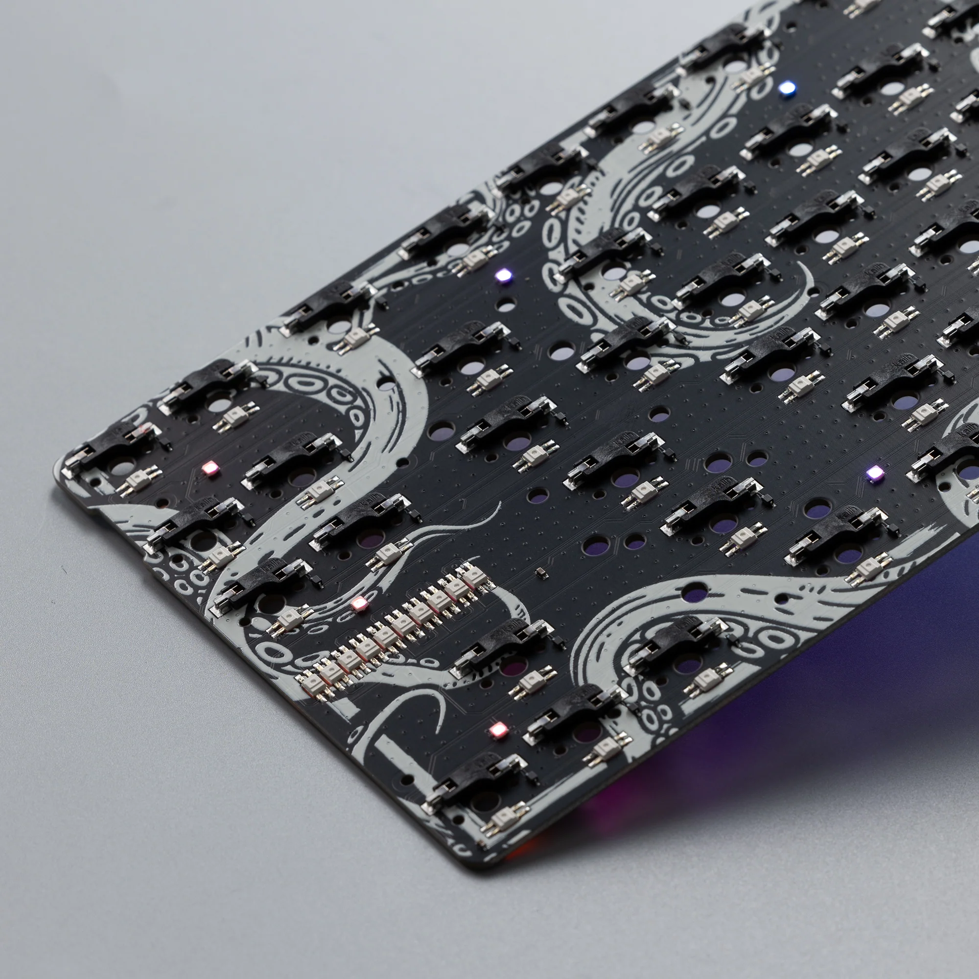 KBDfans Holy80 8K MX hotswap PCB - Image 8
