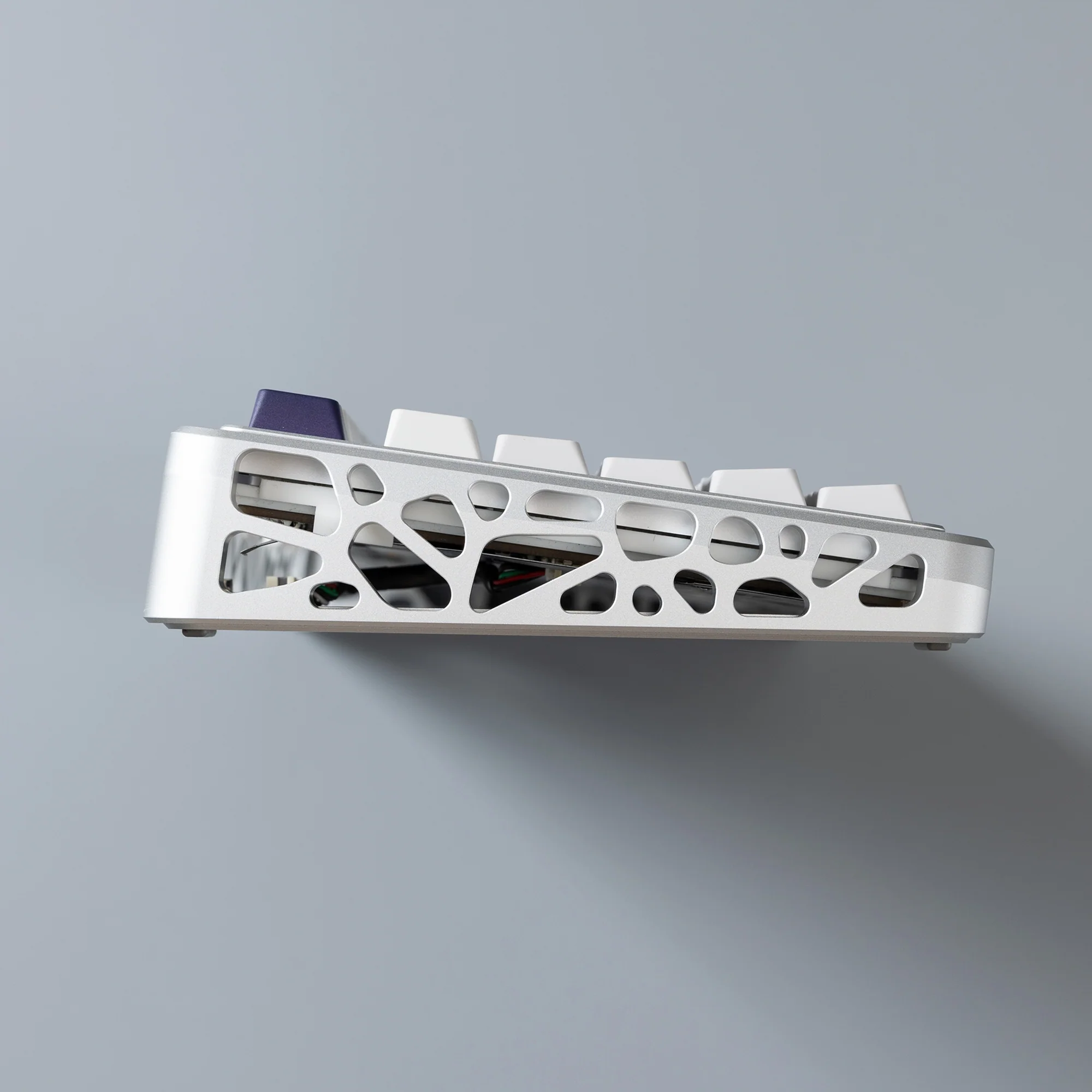 Ready To Use Holy80 Hotswap version with Lucy R2 keycaps - Image 4